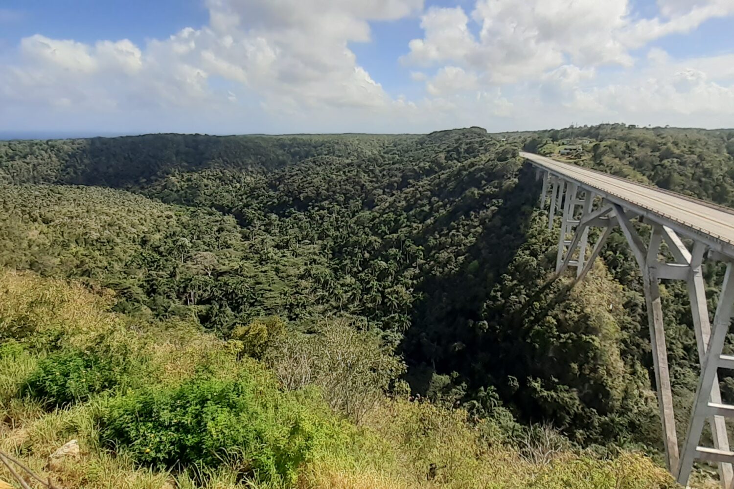 Bacunayagua's lookout